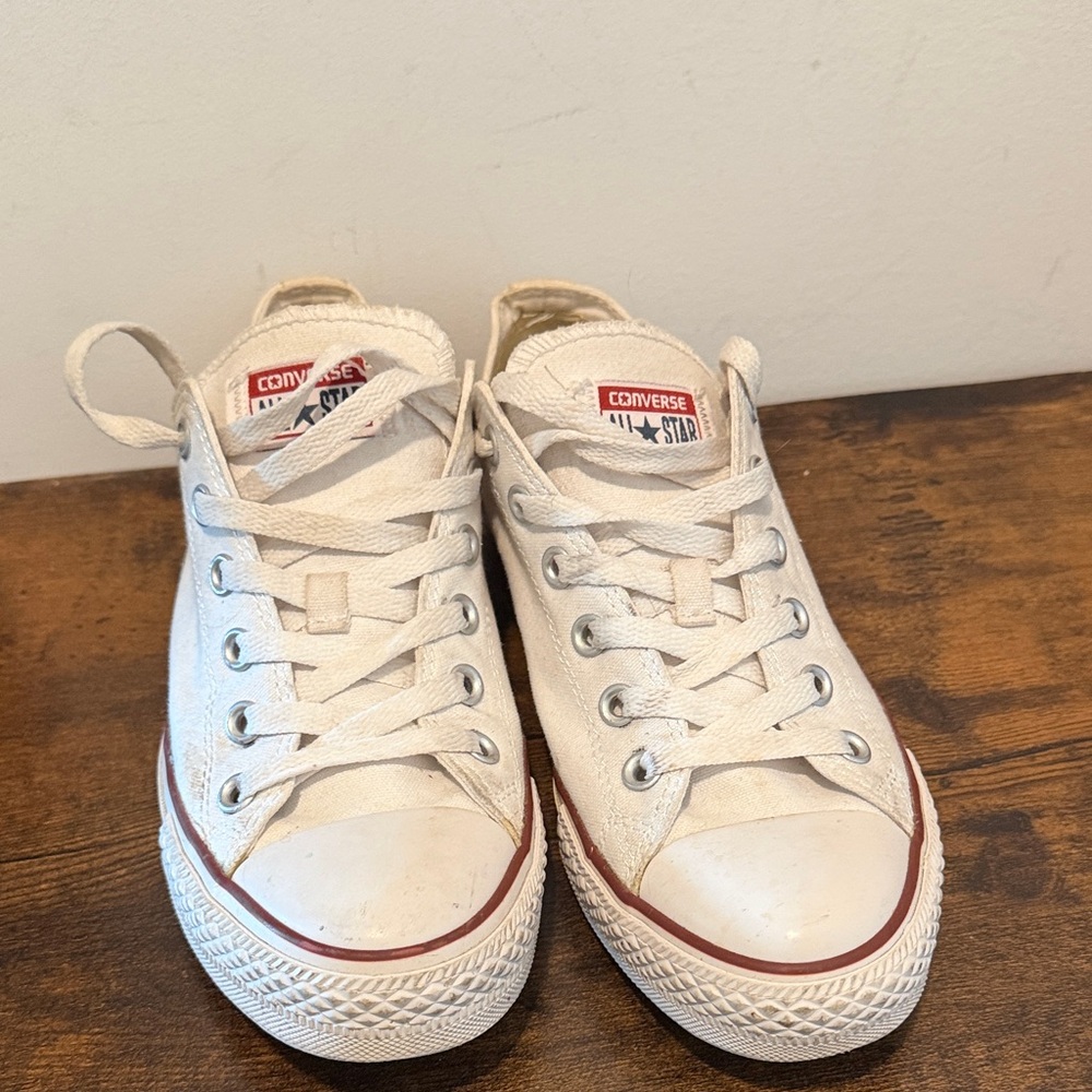 Converse White Canvas Sneakers (sizes Men 7.5, Women 9.5)